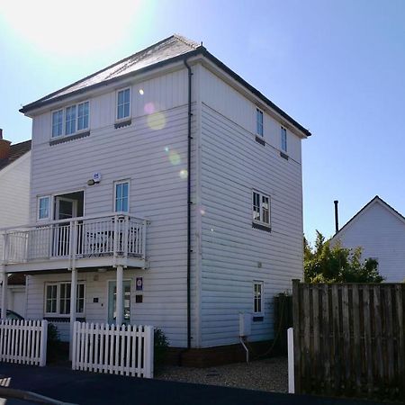 The Salty Dog Holiday Cottage, Camber Sands Rye Exterior photo